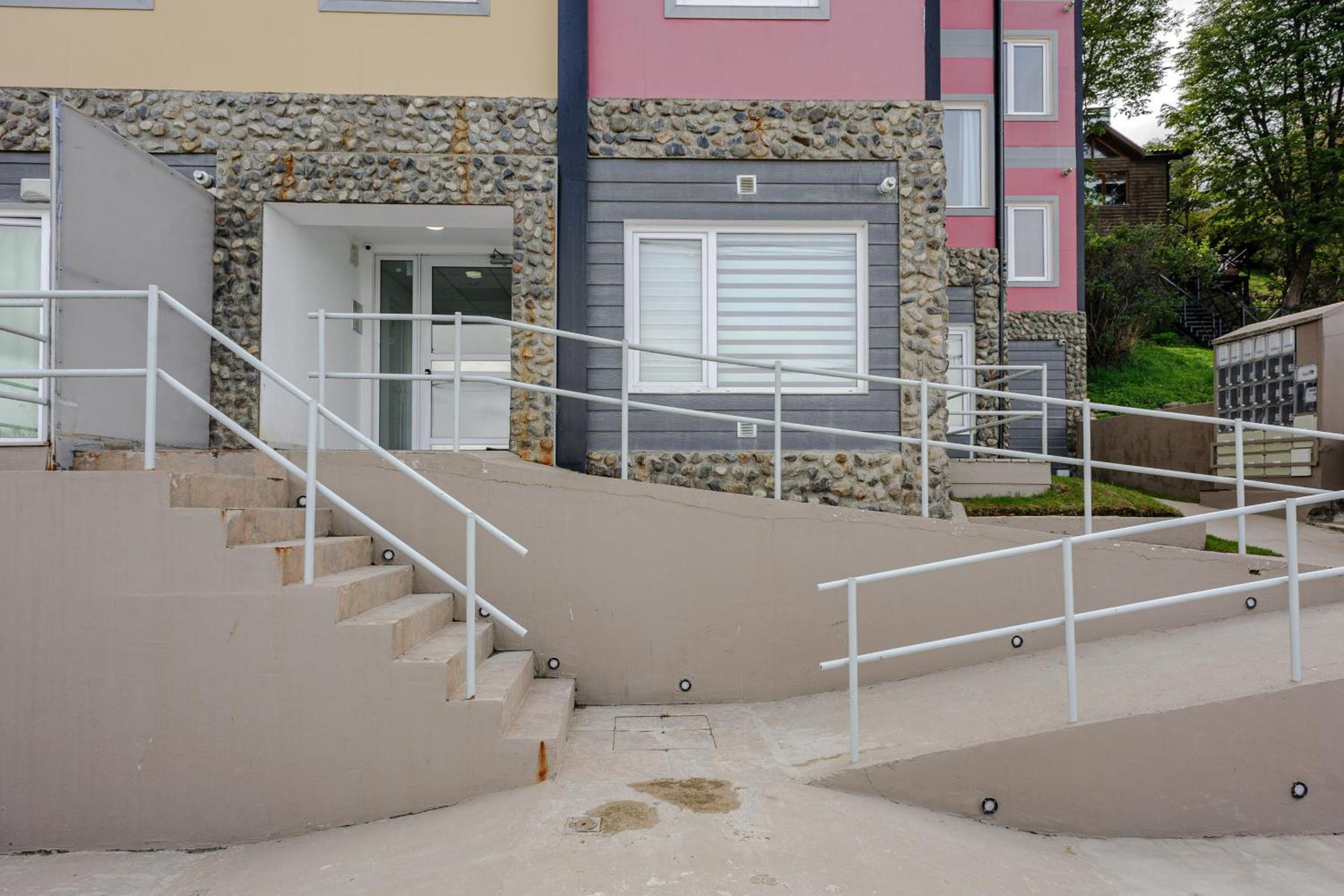 Gray Fox Apartments Las Aljabas Ушуая Екстериор снимка